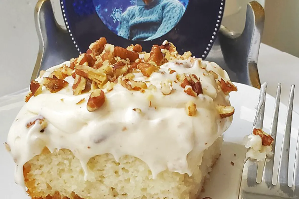 What kind of frosting do you put on an Elvis Presley cake?